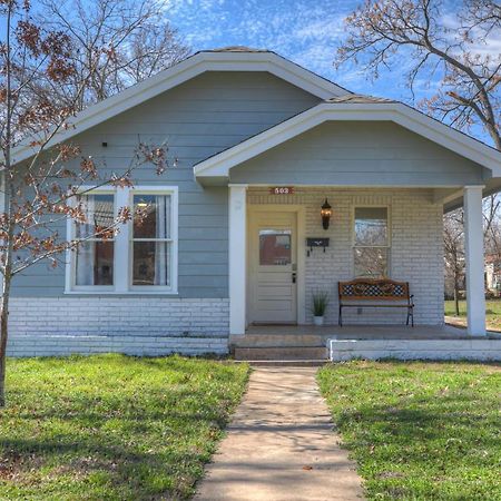 Luxury Home 1 Block To Main With Hottub Fredericksburg Exterior foto