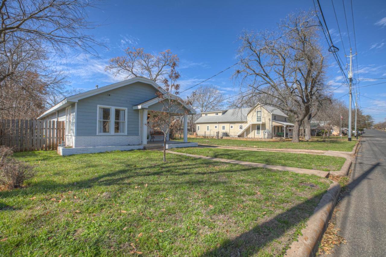 Luxury Home 1 Block To Main With Hottub Fredericksburg Exterior foto