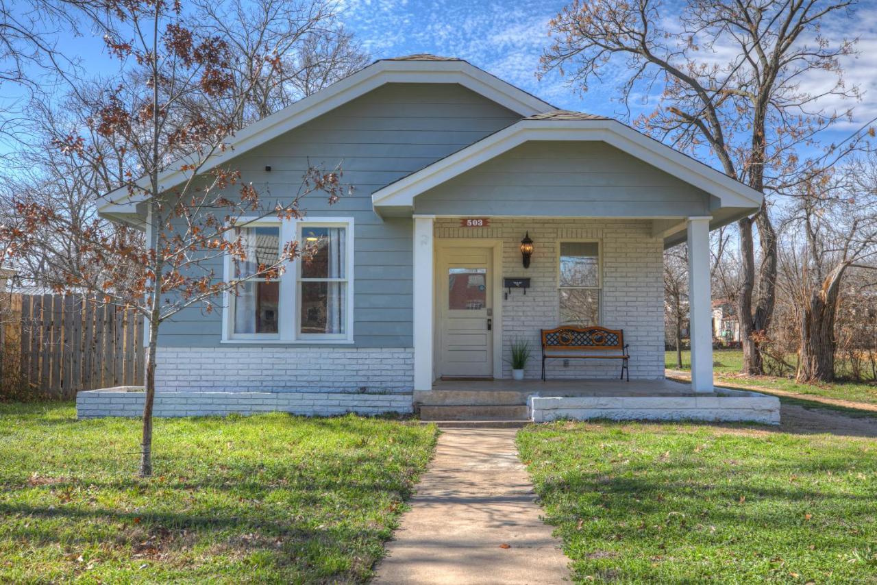 Luxury Home 1 Block To Main With Hottub Fredericksburg Exterior foto