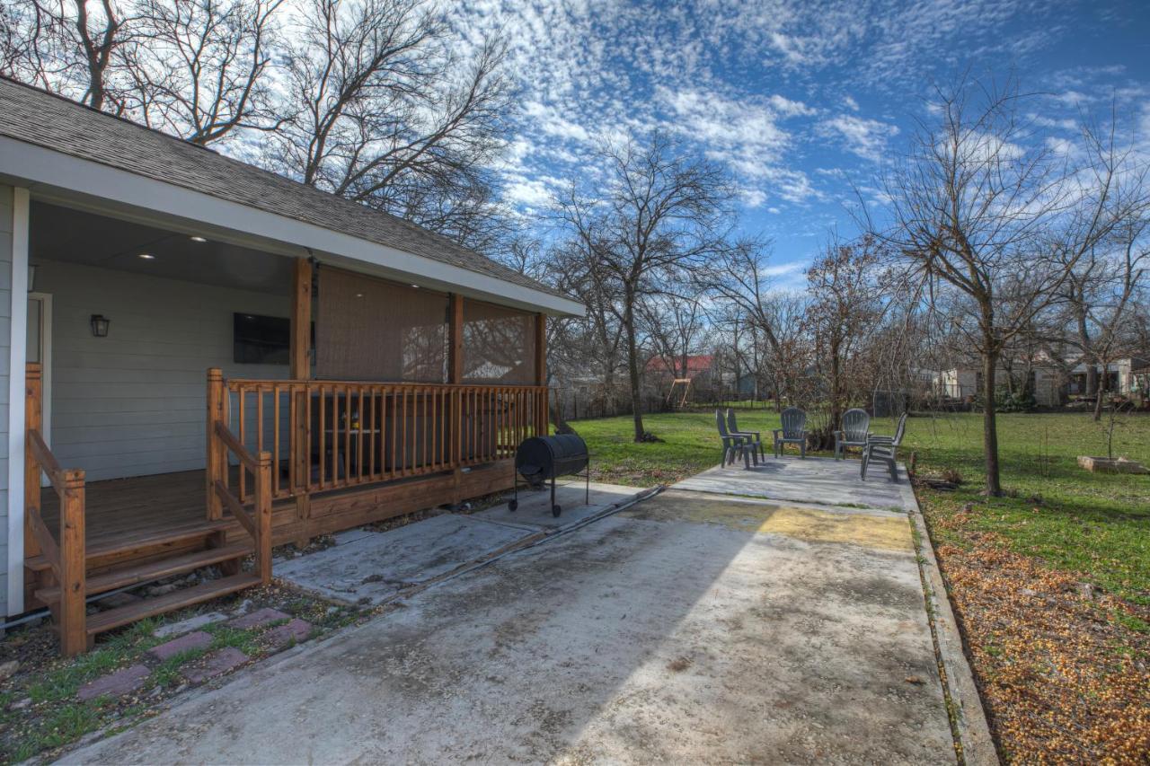 Luxury Home 1 Block To Main With Hottub Fredericksburg Exterior foto