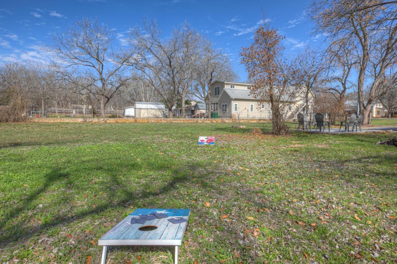 Luxury Home 1 Block To Main With Hottub Fredericksburg Exterior foto